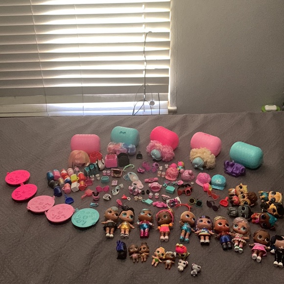 It comes with 24 and a lot of accessory’s - Picture 4 of 4